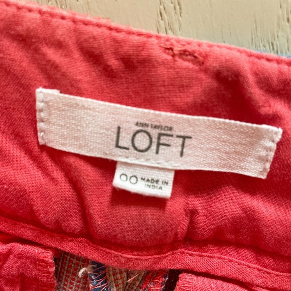 Ann Taylor Loft Riviera Chevron Shorts, size 00 - Picture 2 of 9